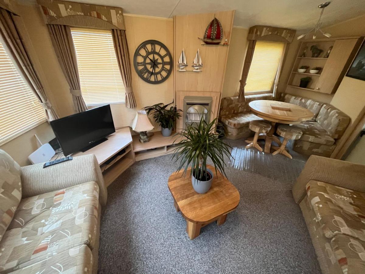 Fulmar 43 ~ Parkdean Holiday Resort Great Yarmouth Esterno foto