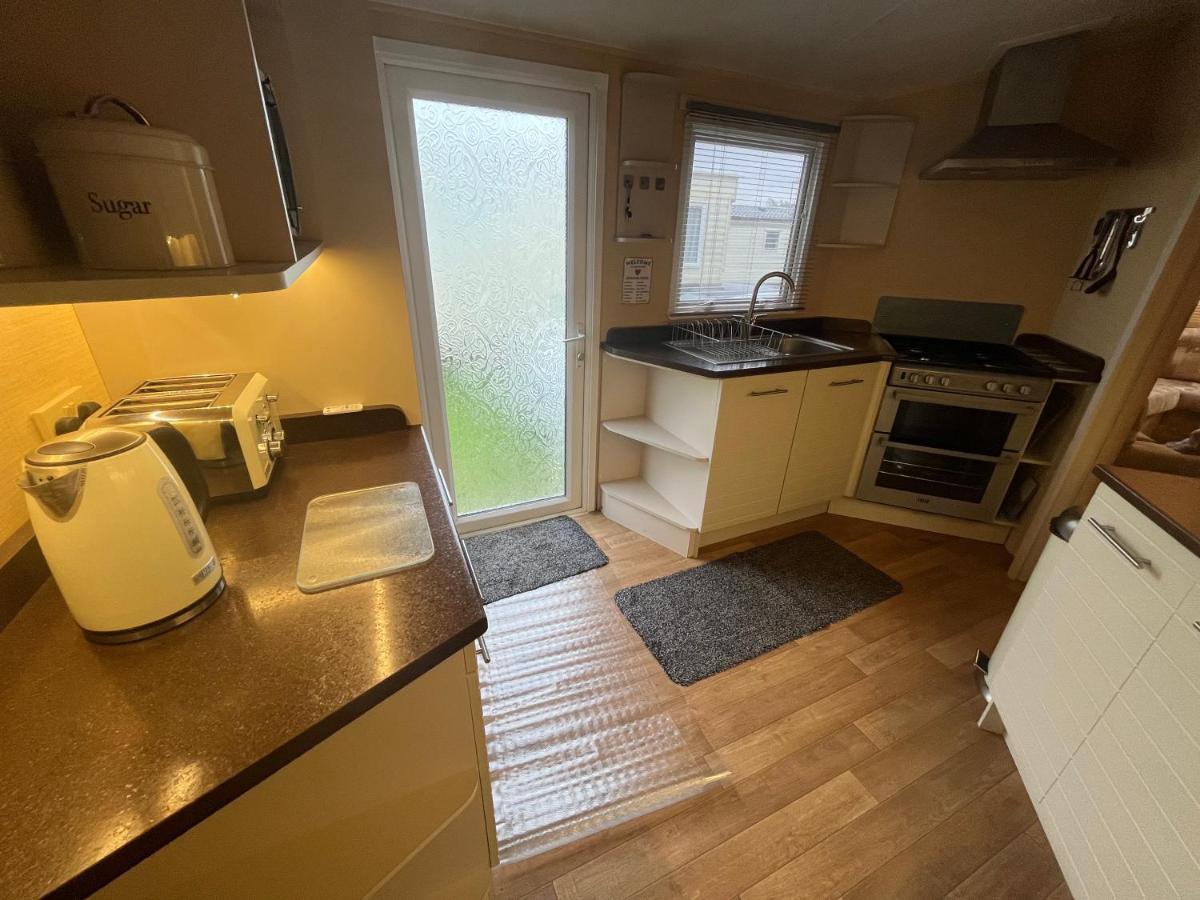 Fulmar 43 ~ Parkdean Holiday Resort Great Yarmouth Esterno foto