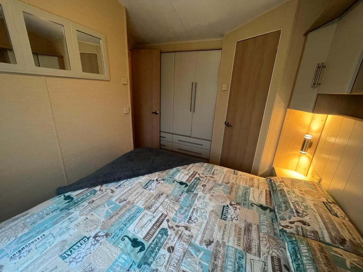 Fulmar 43 ~ Parkdean Holiday Resort Great Yarmouth Esterno foto